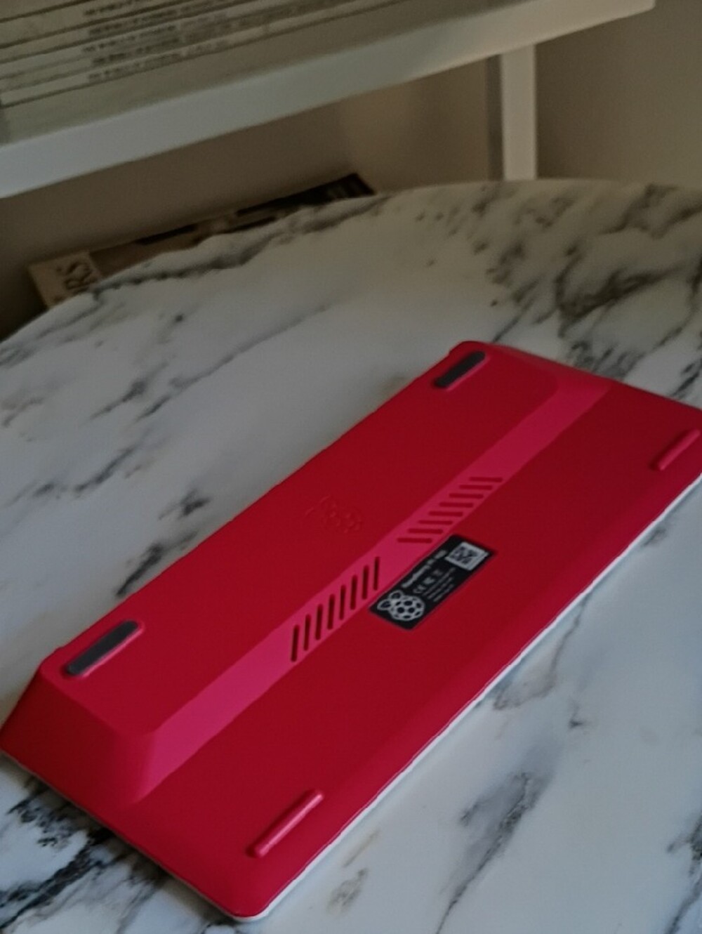 Raspberry Pi 400 - Picture 2 of 2